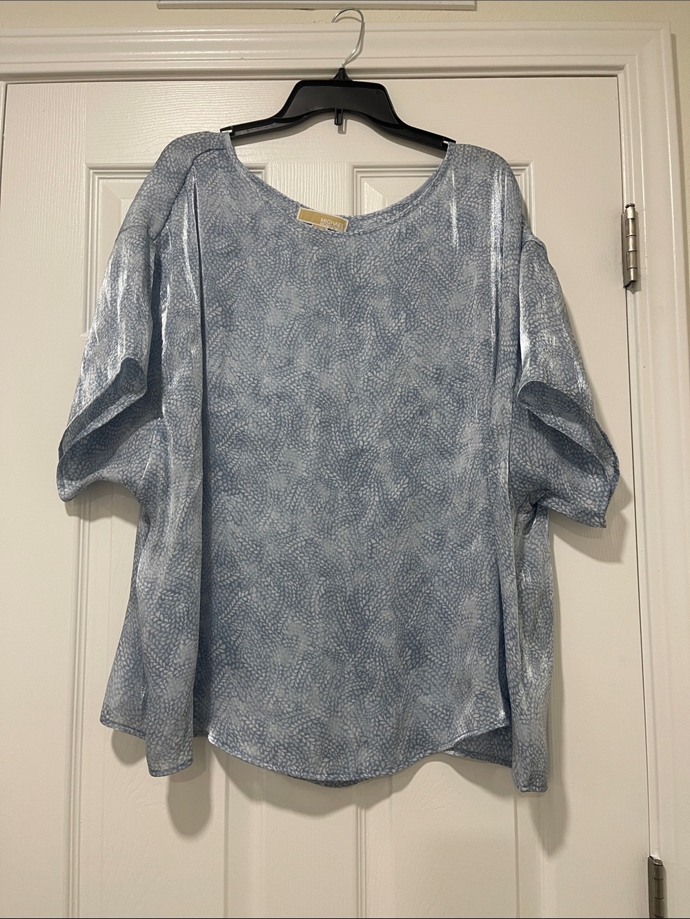 NWOT Michael Kors Powder Blue Printed shiny Short Sleeve blouse, size 2X